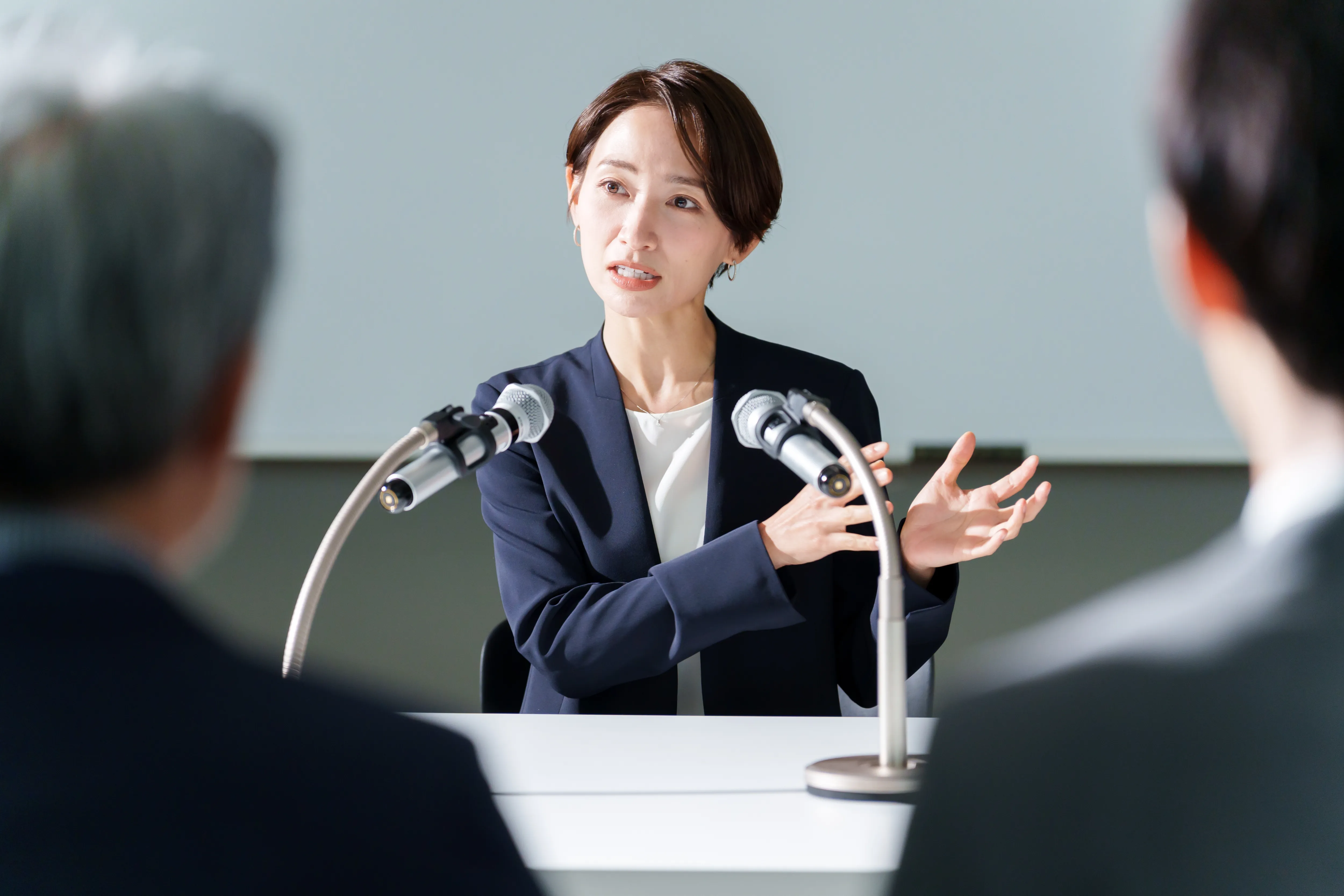 記者会見で成果を出すなら、プロに任せるのが正解です。